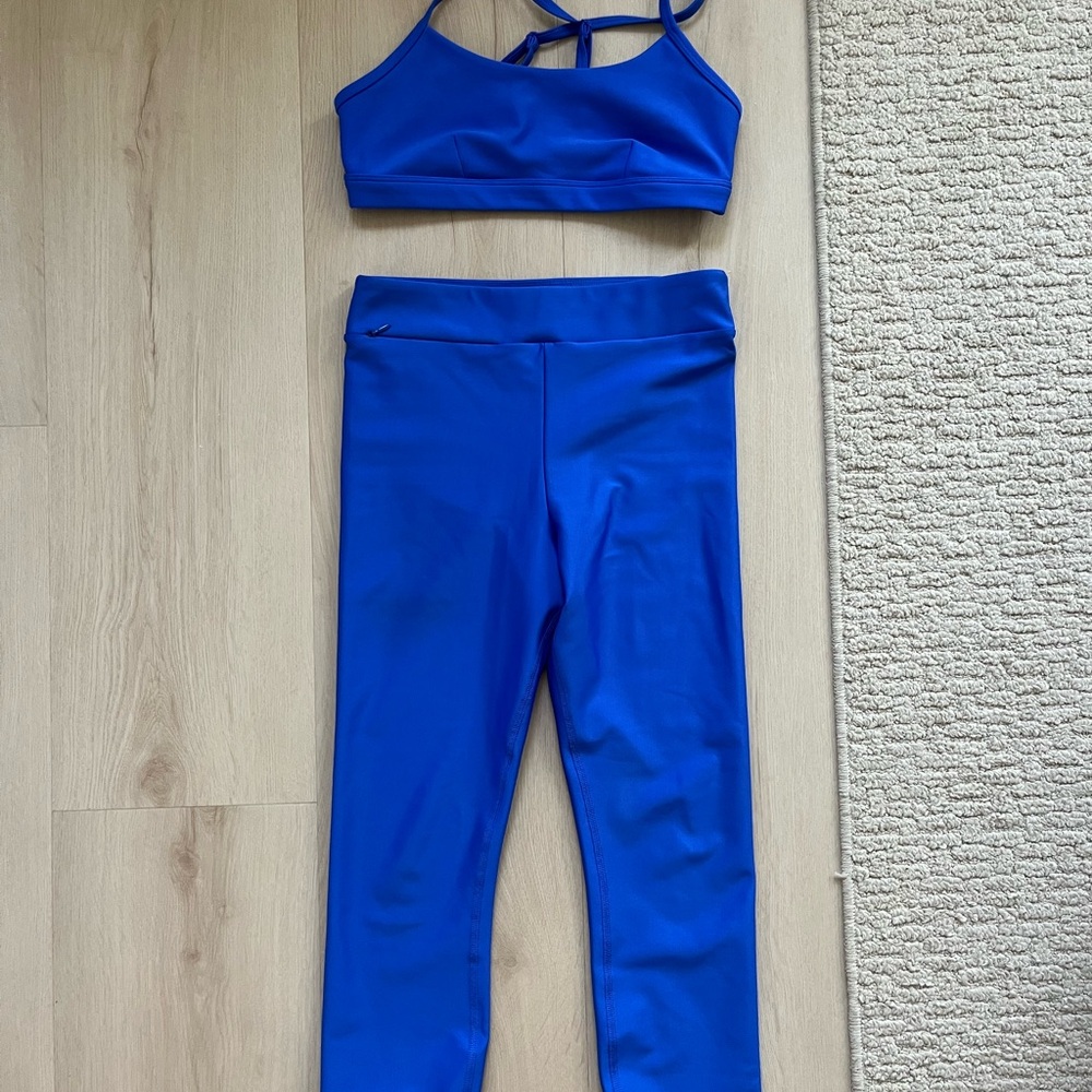ALO Yoga Blue Sports Bra and Leggings Set